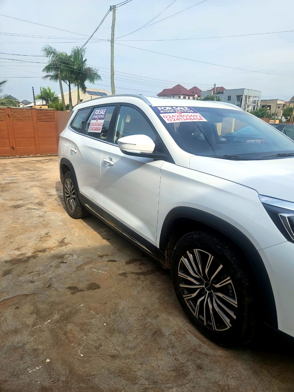 Jetour X90 Plus side view